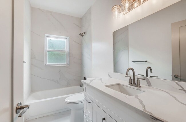 Building Photo - 3719 Kirkup Ave