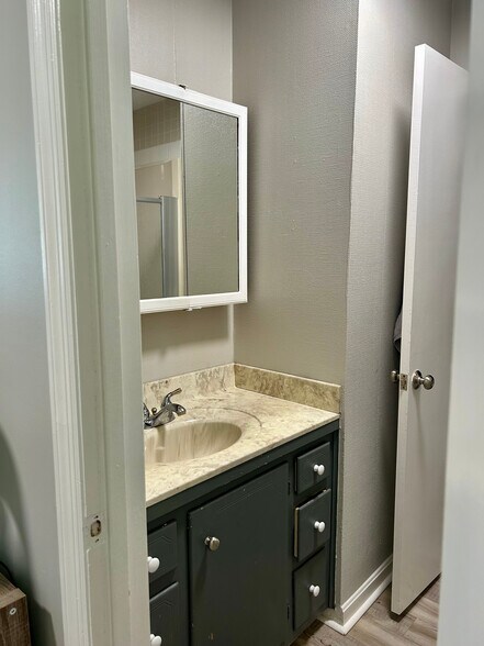 Building Photo - 6603 New Bowling Green Rd