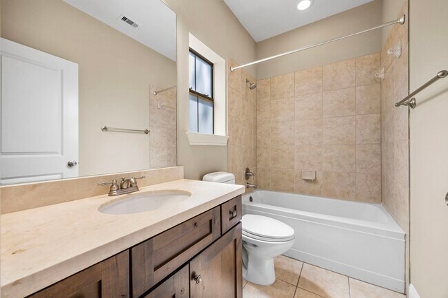 Building Photo - 5213 Eigel St