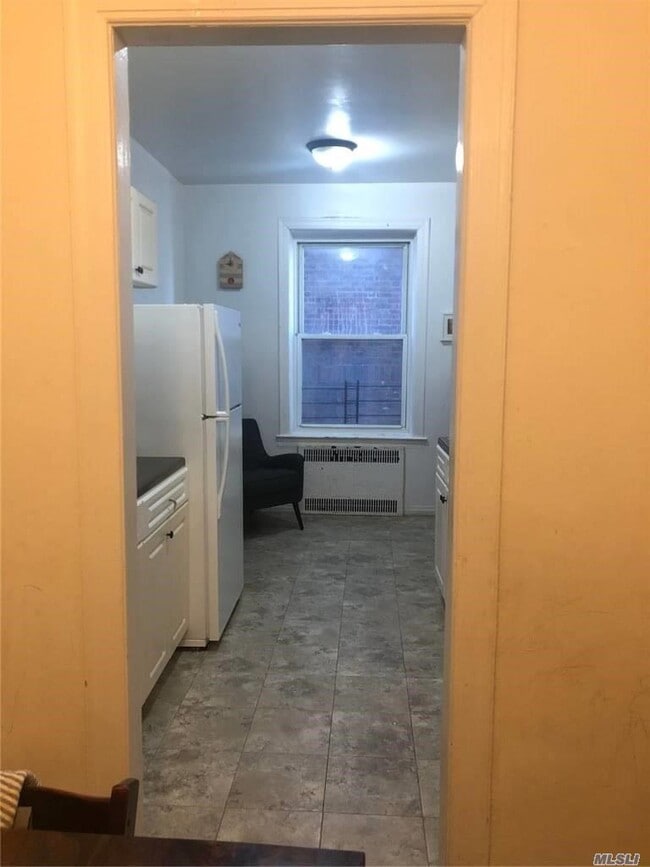 Building Photo - 77-34 Austin St