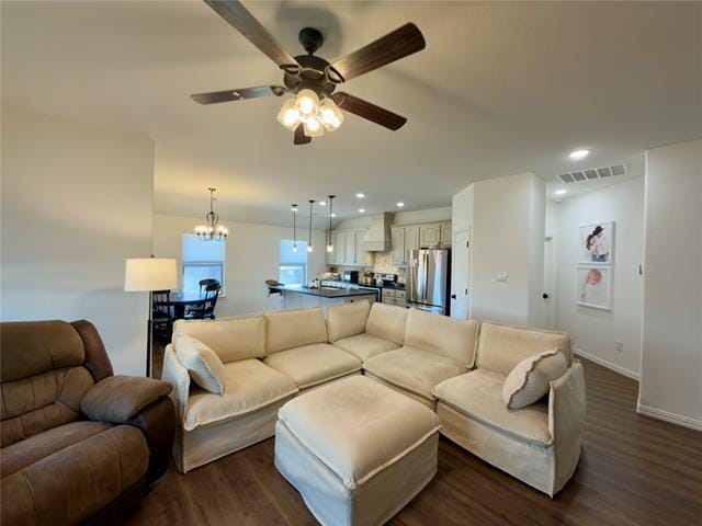 Building Photo - 416 Paloma St