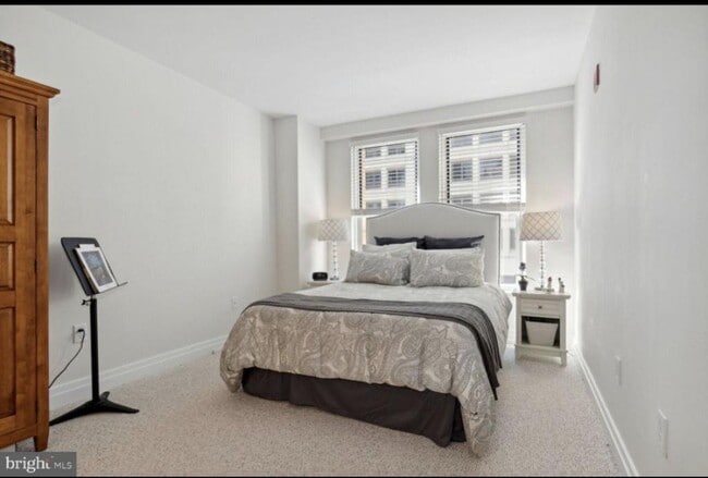 Building Photo - 915 E St NW