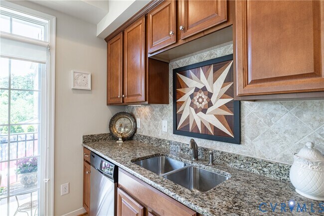 Building Photo - 3921 Liesfeld Pl
