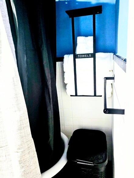 Building Photo - 913 Franklin Ave