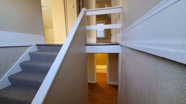 Building Photo - Newly Remodeled Huge 4 Bedroom + Office 3 ...