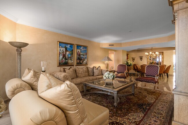 Building Photo - 7117 Pelican Bay Blvd