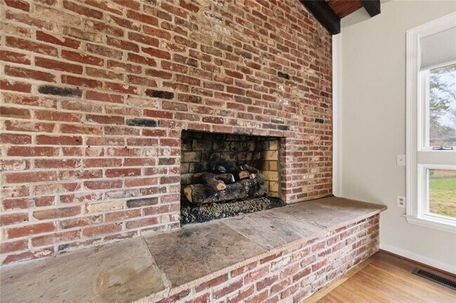 Building Photo - 3302 Wynn Dr