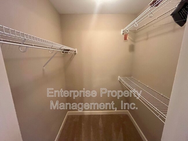 Building Photo - 6880 Lagrange Pines Rd