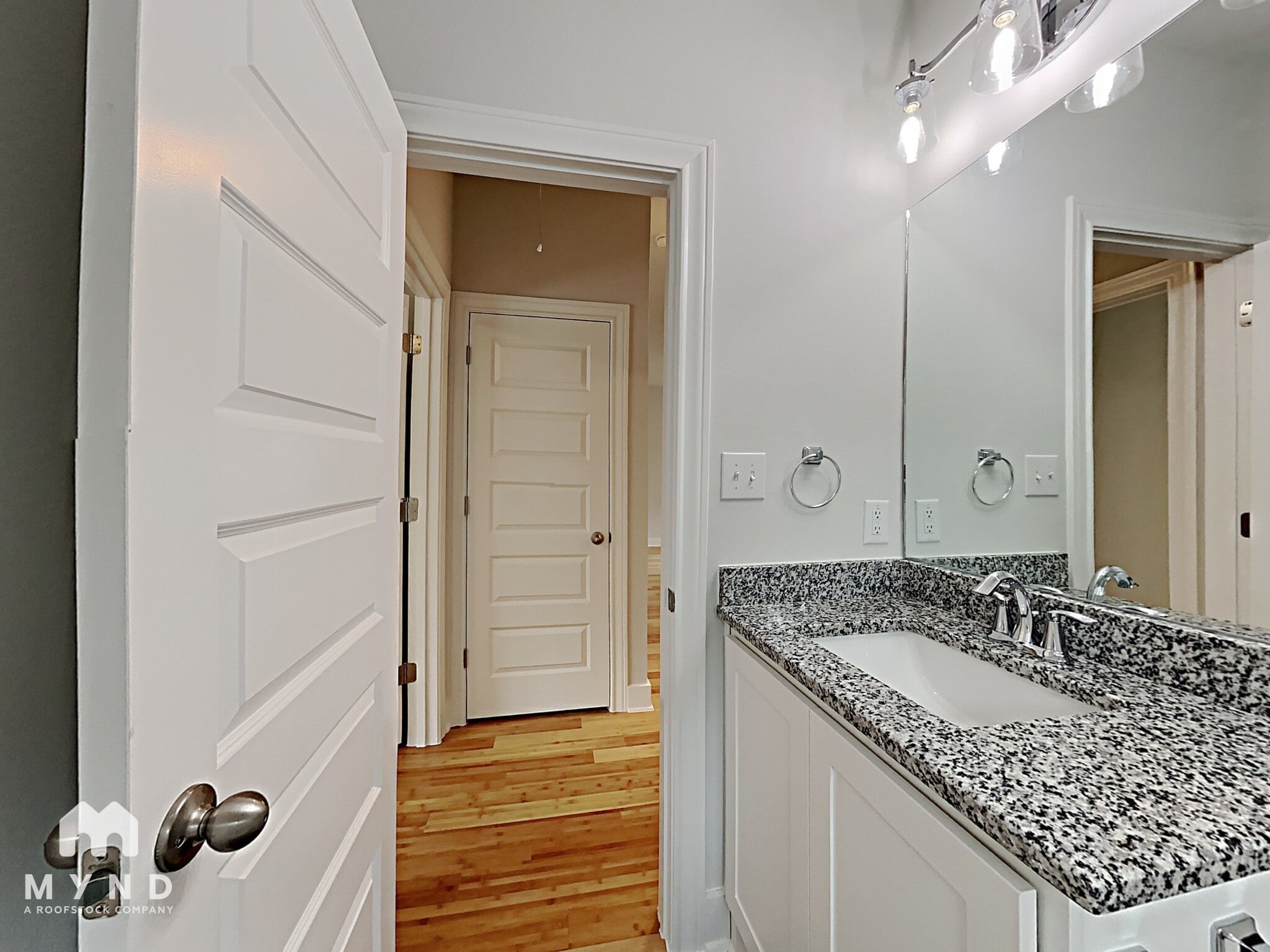 Building Photo - 423 Channing Ave