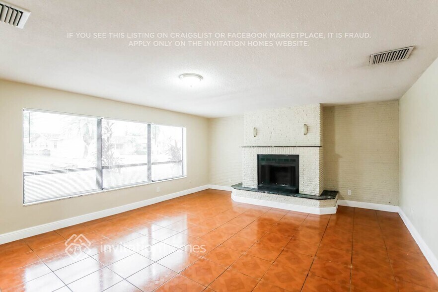 Building Photo - 6700 NW 22nd Ct