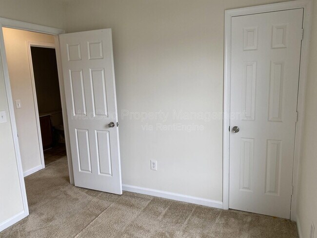 Building Photo - 2909 Broyhill Ct