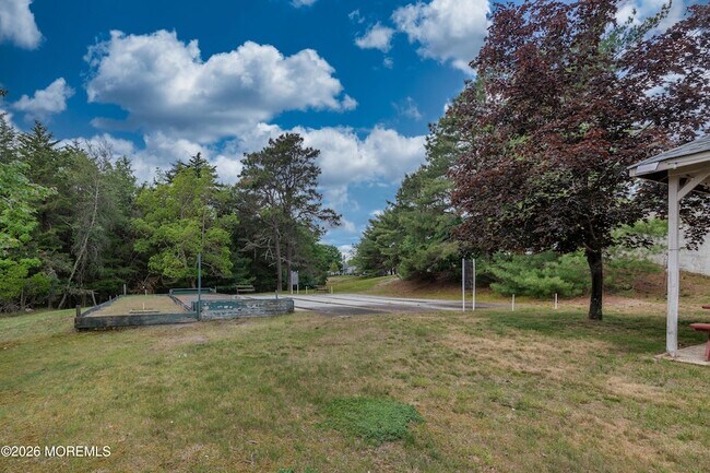 Building Photo - 251 Westbrook Dr