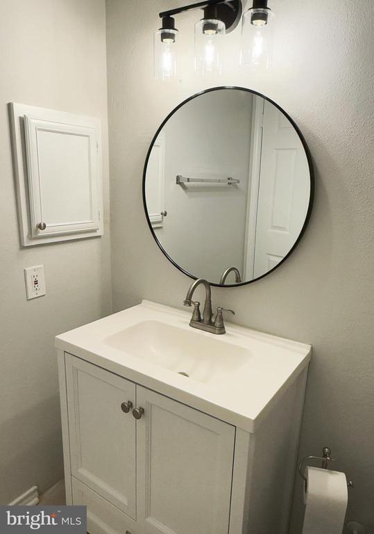 Building Photo - 1532 Lincoln Way