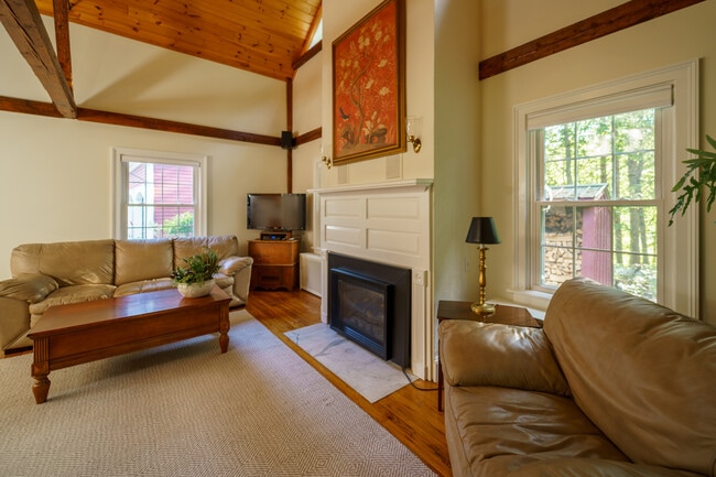 Building Photo - 45 Taconic Ave