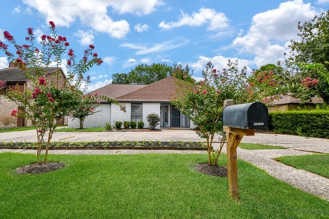 Primary Photo - 11906 Pepperdine Ln