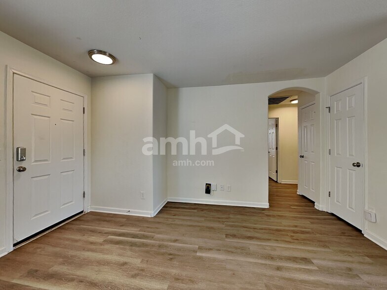 Building Photo - 15374 W Gelding Dr