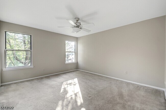 Building Photo - 184 Aster Ct