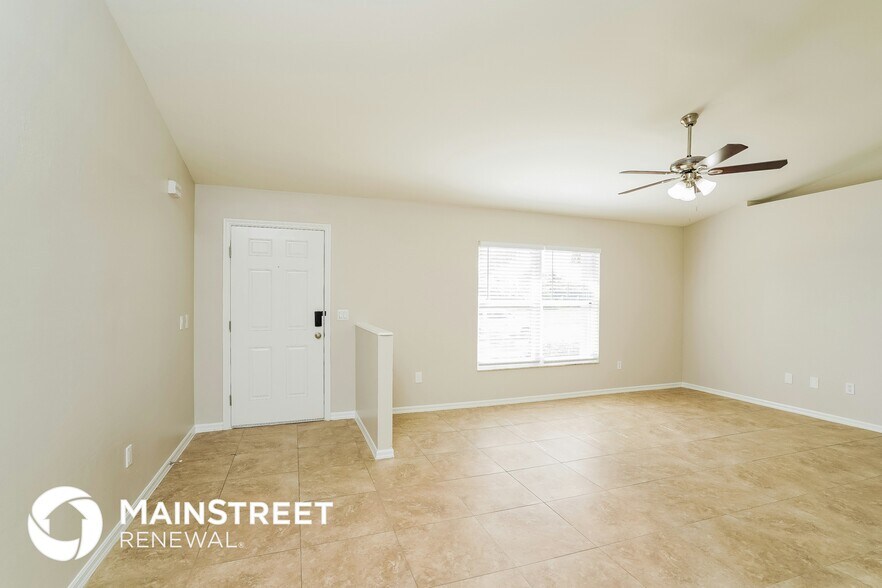 Building Photo - 820 SW 11th Ct