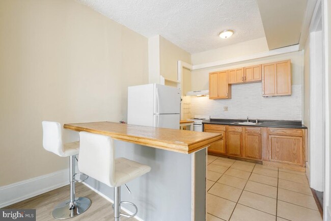 Building Photo - 471 Florida Ave NW