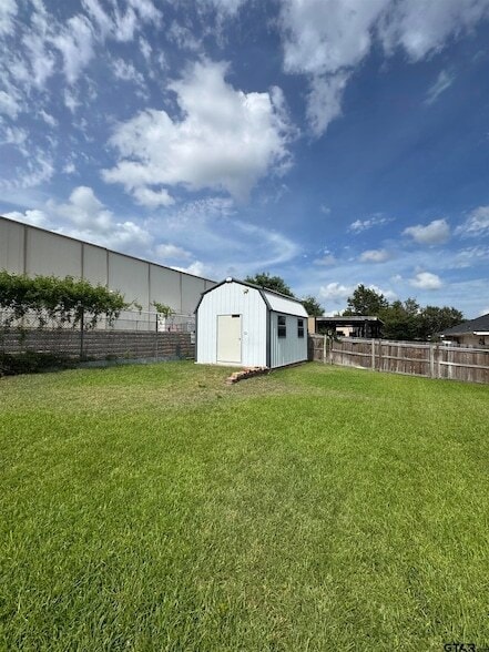 Building Photo - 1311 Larkspur Ln