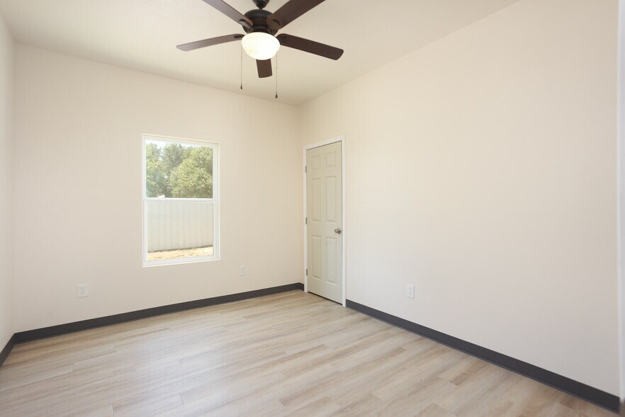Building Photo - 22806 Shady Forest Dr