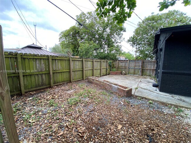 Building Photo - 6132 SW 39th St