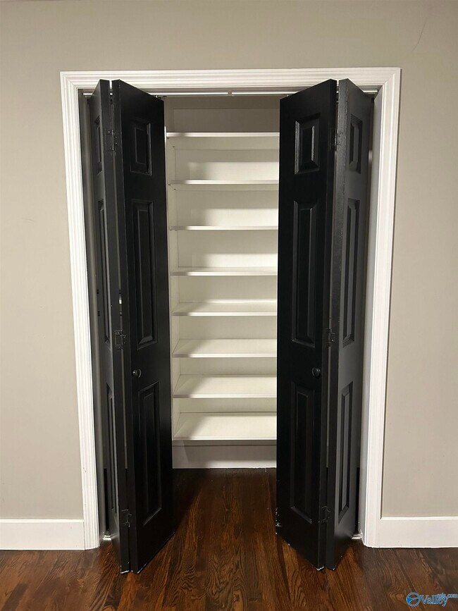 Building Photo - 1611 College St SE