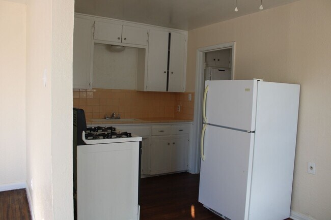 Building Photo - Close to Tinker