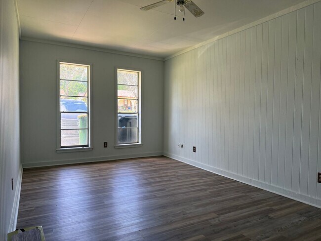 Building Photo - 7910 Mustang Dr