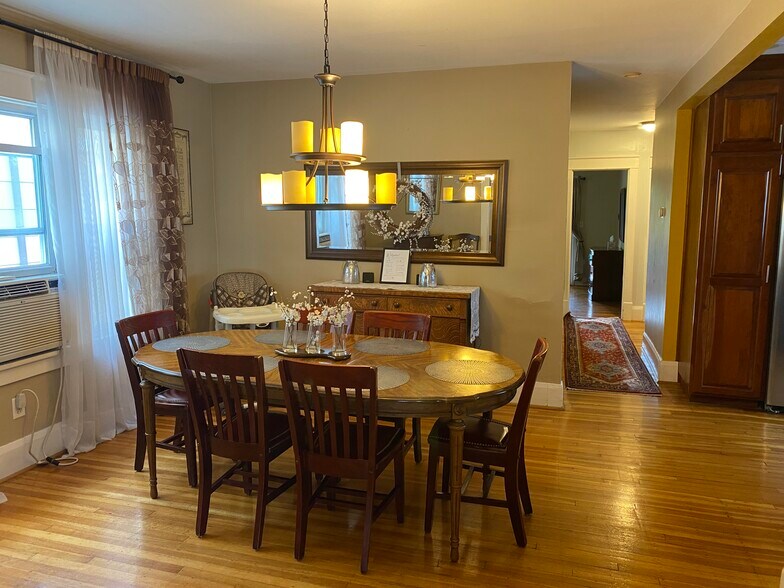 Building Photo - 241 Tacoma Ave