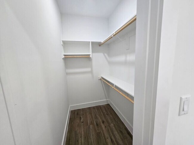 Building Photo - Stunning New Build