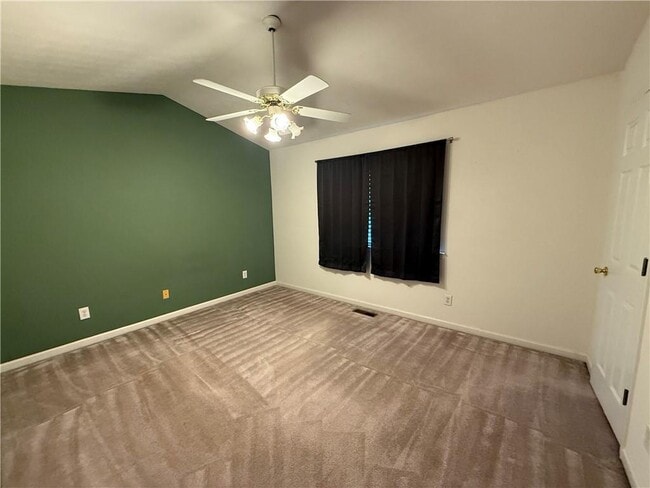 Building Photo - 2820 Florence Dr