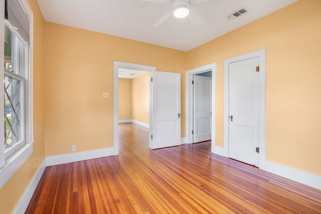 Building Photo - 4823 Fannin Dr