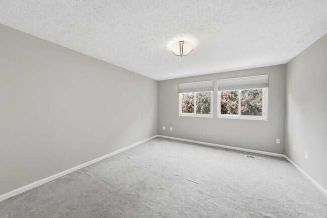 Building Photo - 14126 Red River Dr