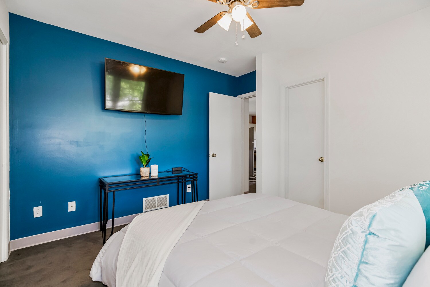 Bedroom - 621 W 43rd St