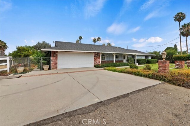 Building Photo - 15833 Ridgeway Ave