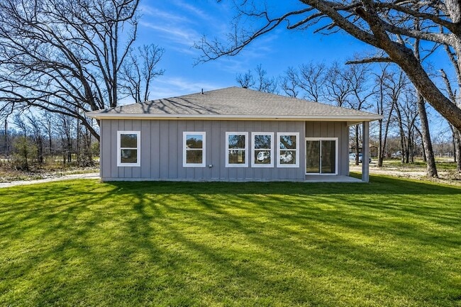 Building Photo - 202 Dover Dr