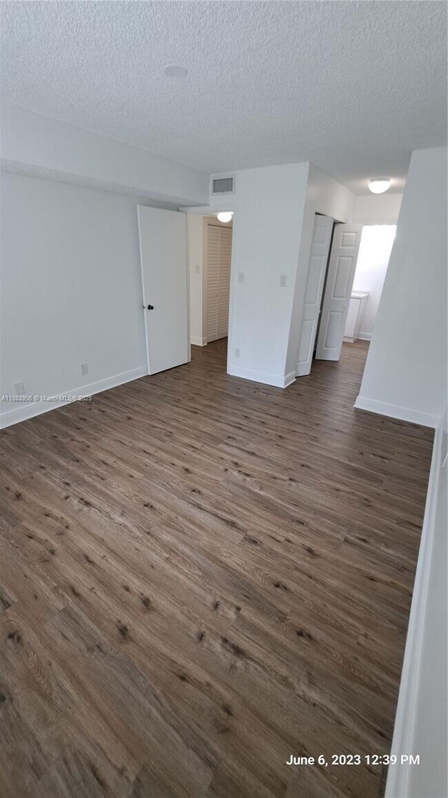Building Photo - 15770 SW 106th Terrace