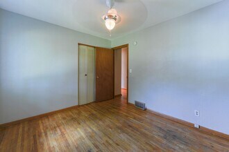 Building Photo - 1943-1945 Buchanan St NE