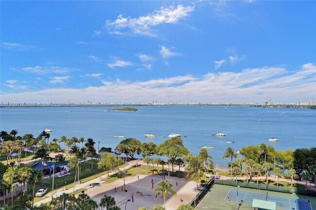 Building Photo - 1750 N Bayshore Dr