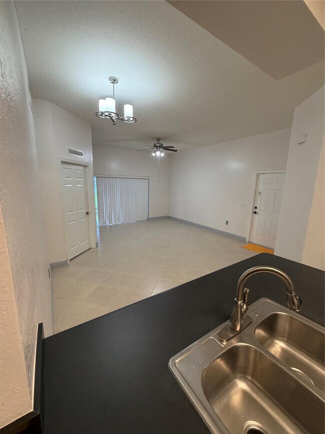 Building Photo - 3340 Palomino Dr