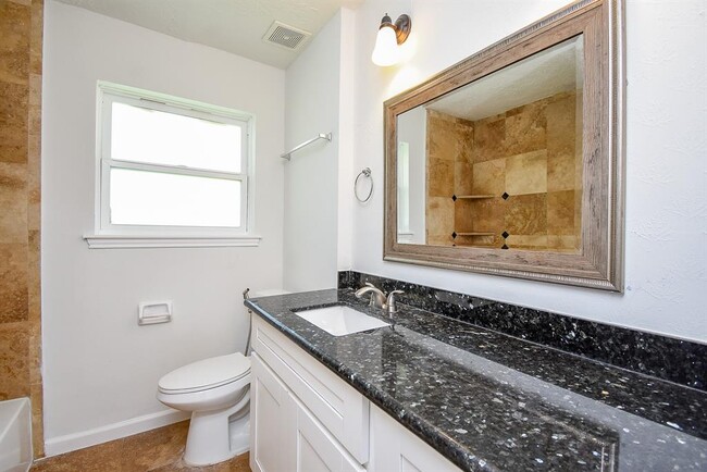 Building Photo - 154 Squires Bend