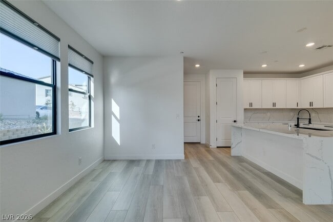 Building Photo - 11537 Cedar Shore Ave