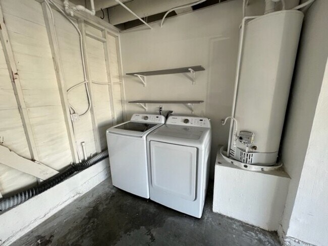 Building Photo - Haynes-19142-3