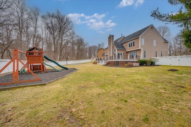 Building Photo - Spacious 4 Bedroom 4.5 Bath Rental in London Woods!