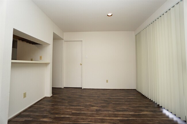 Building Photo - 6602 Harbor Town Dr
