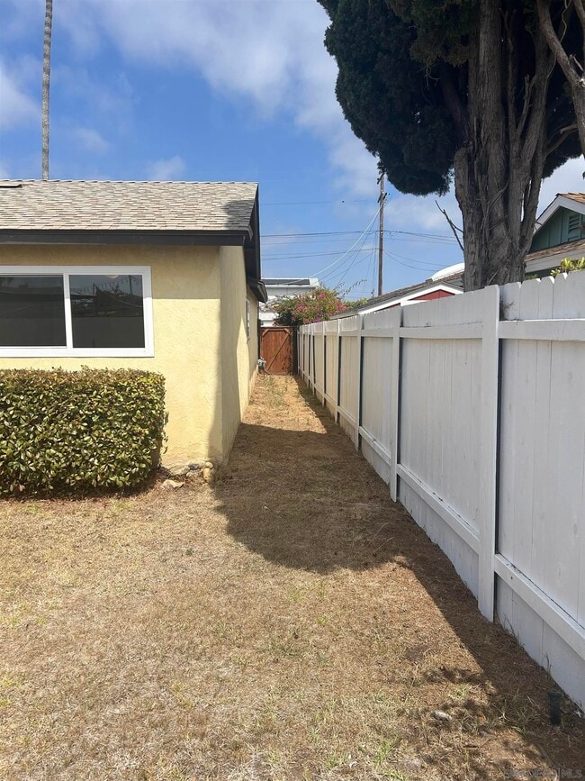 Building Photo - 2862 Mimika Pl