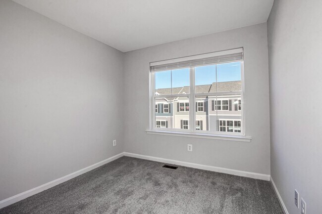 Building Photo - 1057 Flint Ct