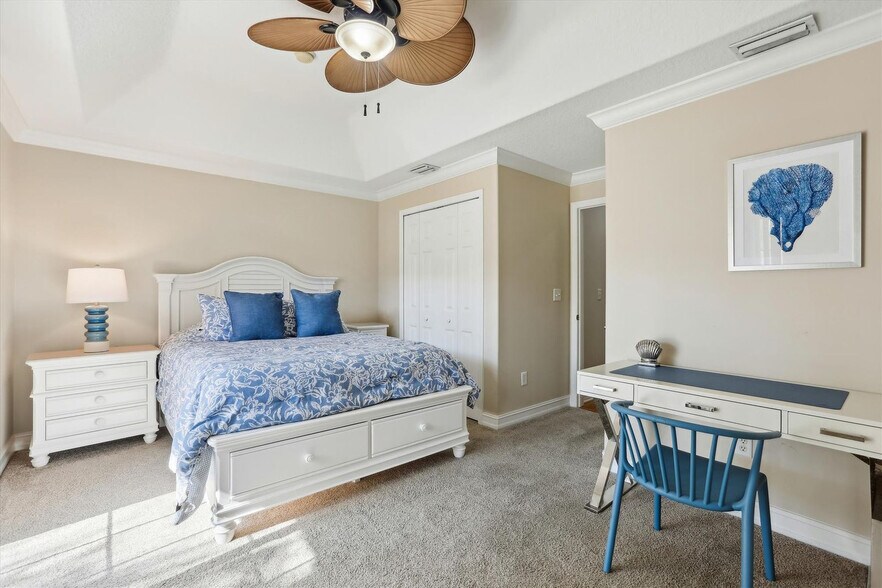 Building Photo - 361 Royal Caribbean Ct