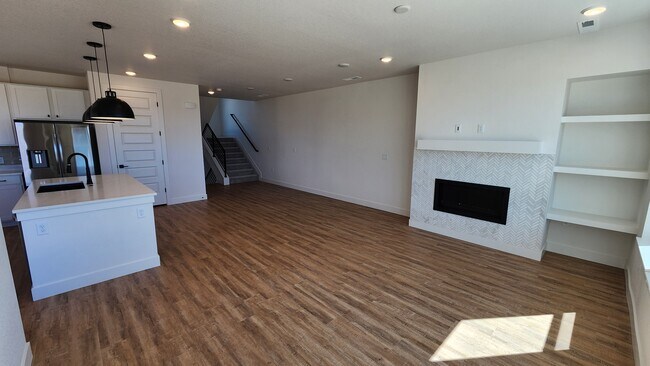 Building Photo - 10745 Lewanee Pt